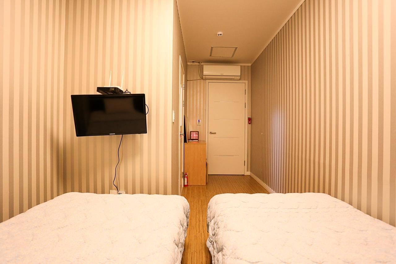 Mama Guesthouse Myeongdong โซล ภายนอก รูปภาพ